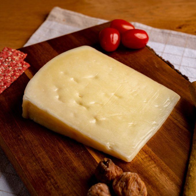 Fromage Graviera au lait de chèvre et Brebis crétois vieux A.O.P a la Coupe 