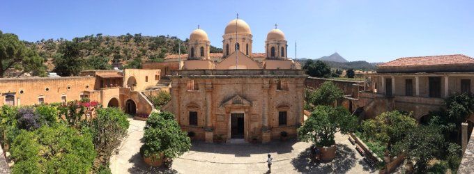 Coffret cadeau 3 huiles d'olive 25 cl du monastère d'Agia Triada Ile de Crete 